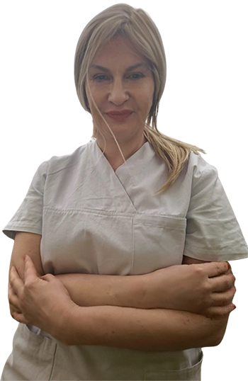 Portrait de Schoume, spécialiste en énergétique holistique, rebouteuse et magnétiseuse à Lyon